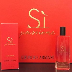 Si Passione by Giorgio Armani & Cosmetics Pouch
